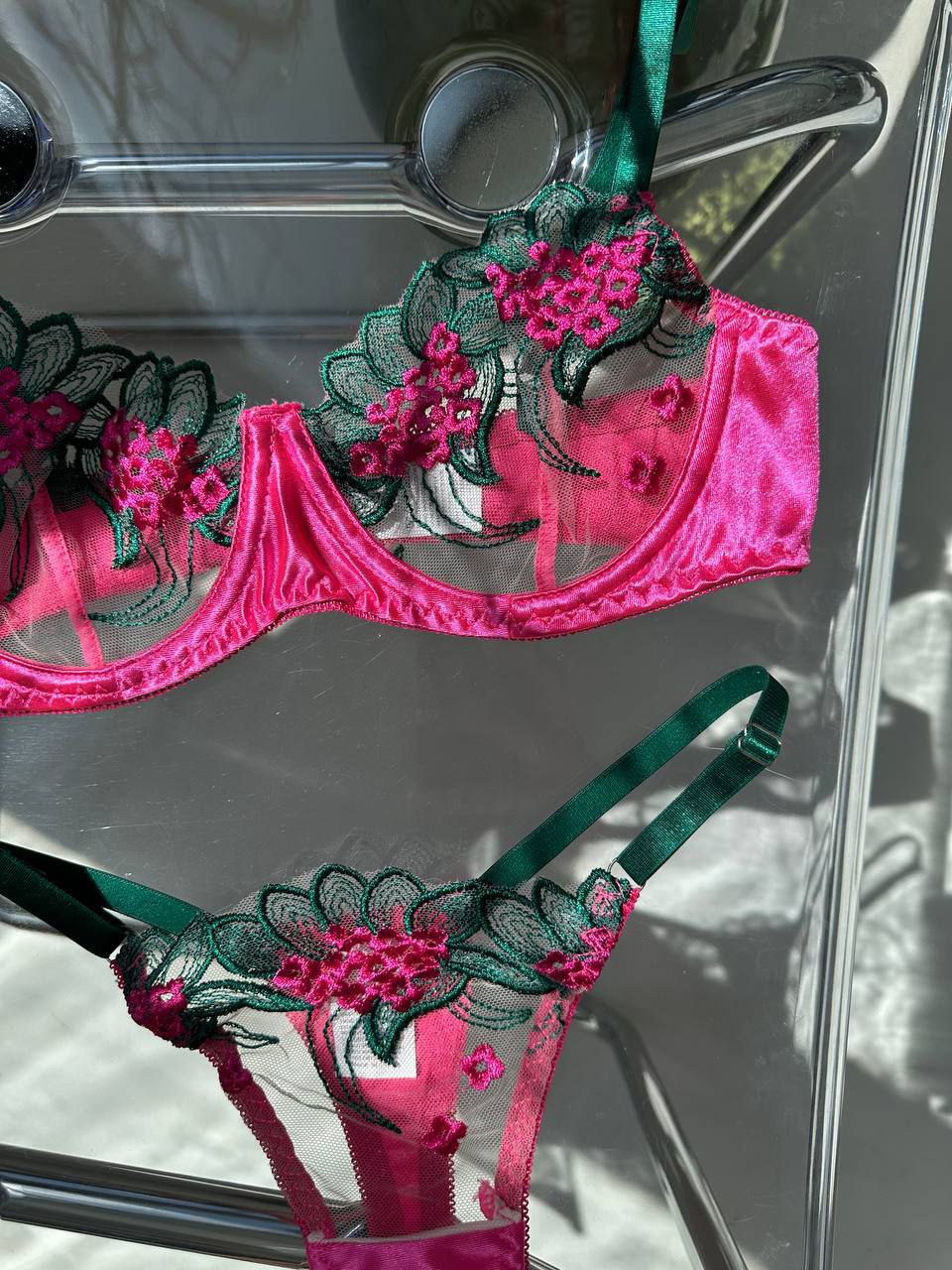 Комплект нижньої білизни з вишивкою