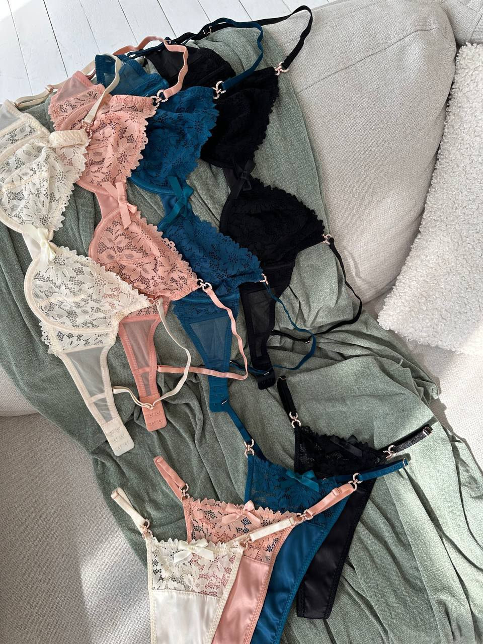 Повсякденний комплект білизни у смарагдовому кольорі