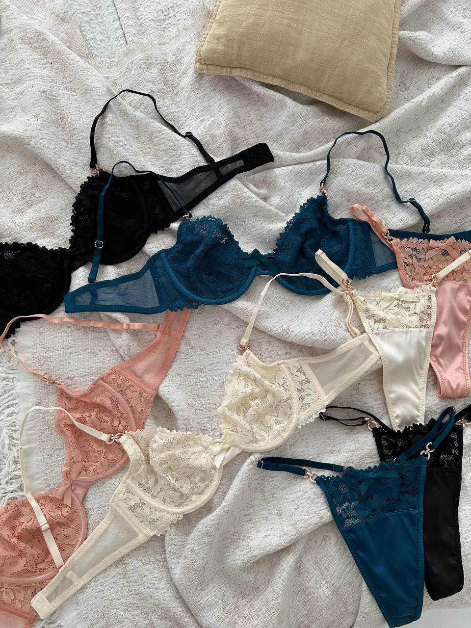 Повсякденний комплект білизни у смарагдовому кольорі