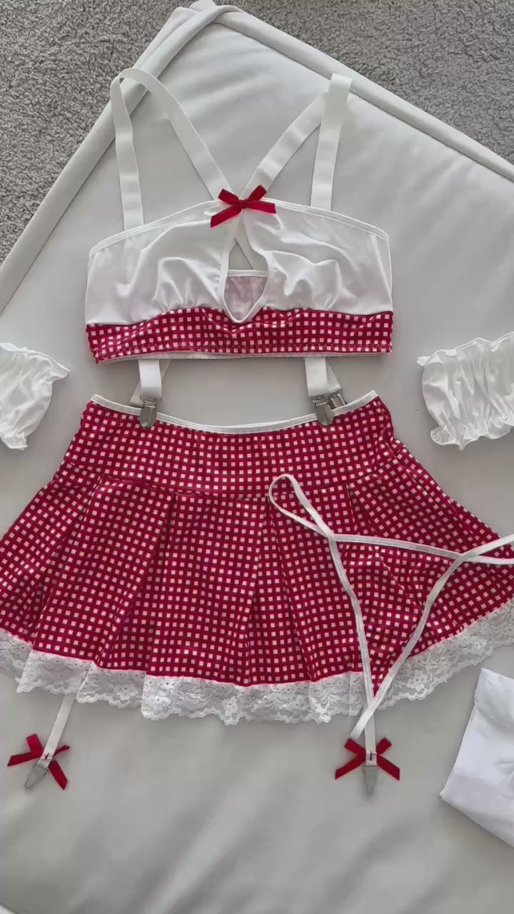 Комплект нижньої білизни .Топ, спідниця, трусики, панчохи