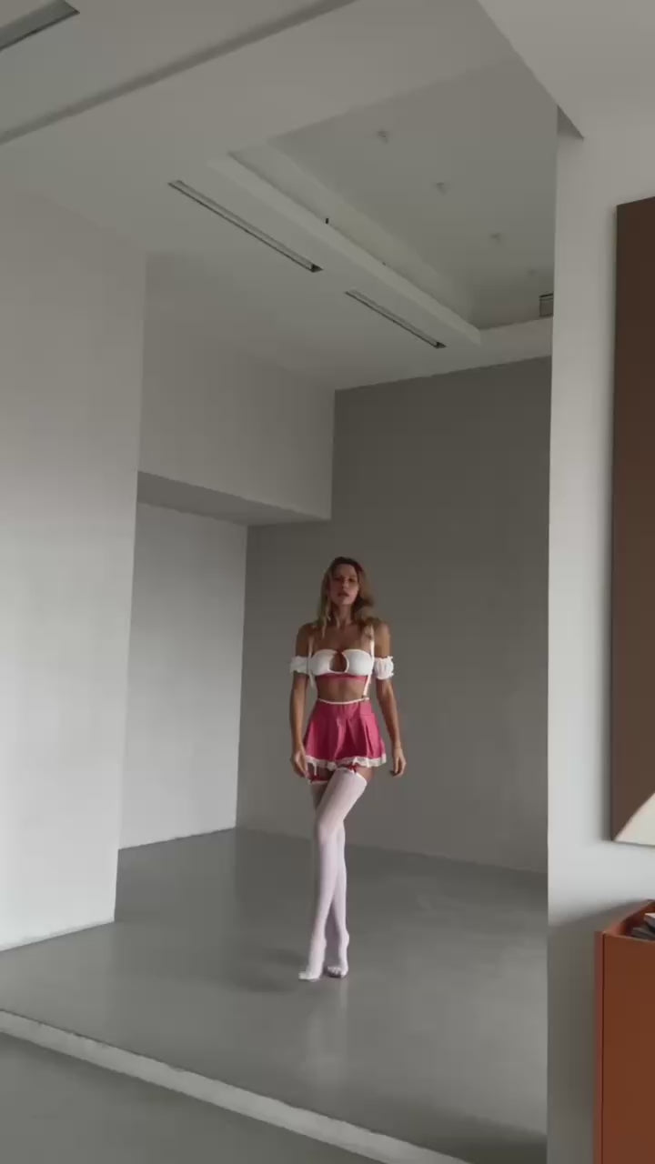 Комплект нижньої білизни .Топ, спідниця, трусики, панчохи